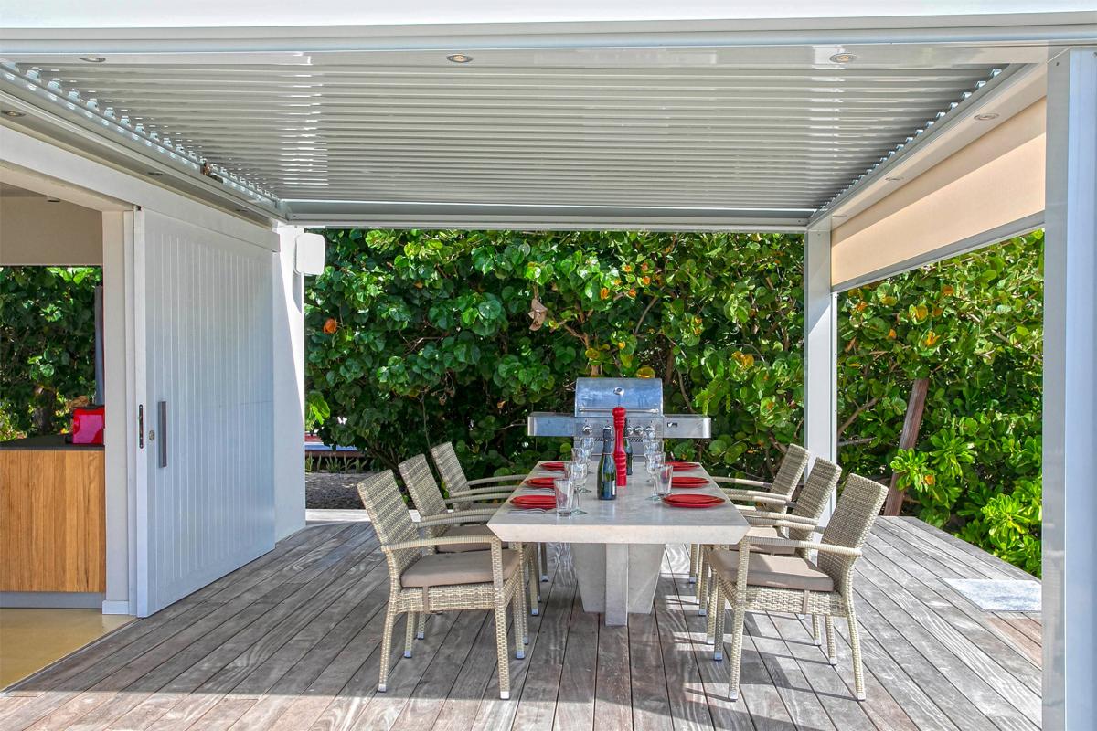 Villa rental St Martin - Outdoor dining table